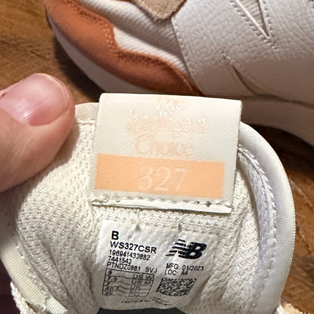 New Balance 327 Women's White/Apricot Sneakers size 9 - Picture 3 of 9